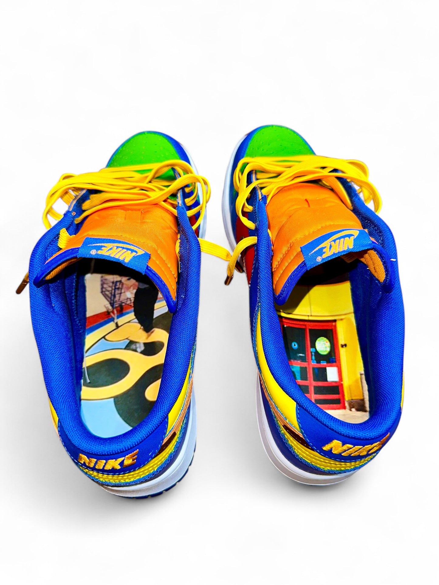 Toys "R" us dunks